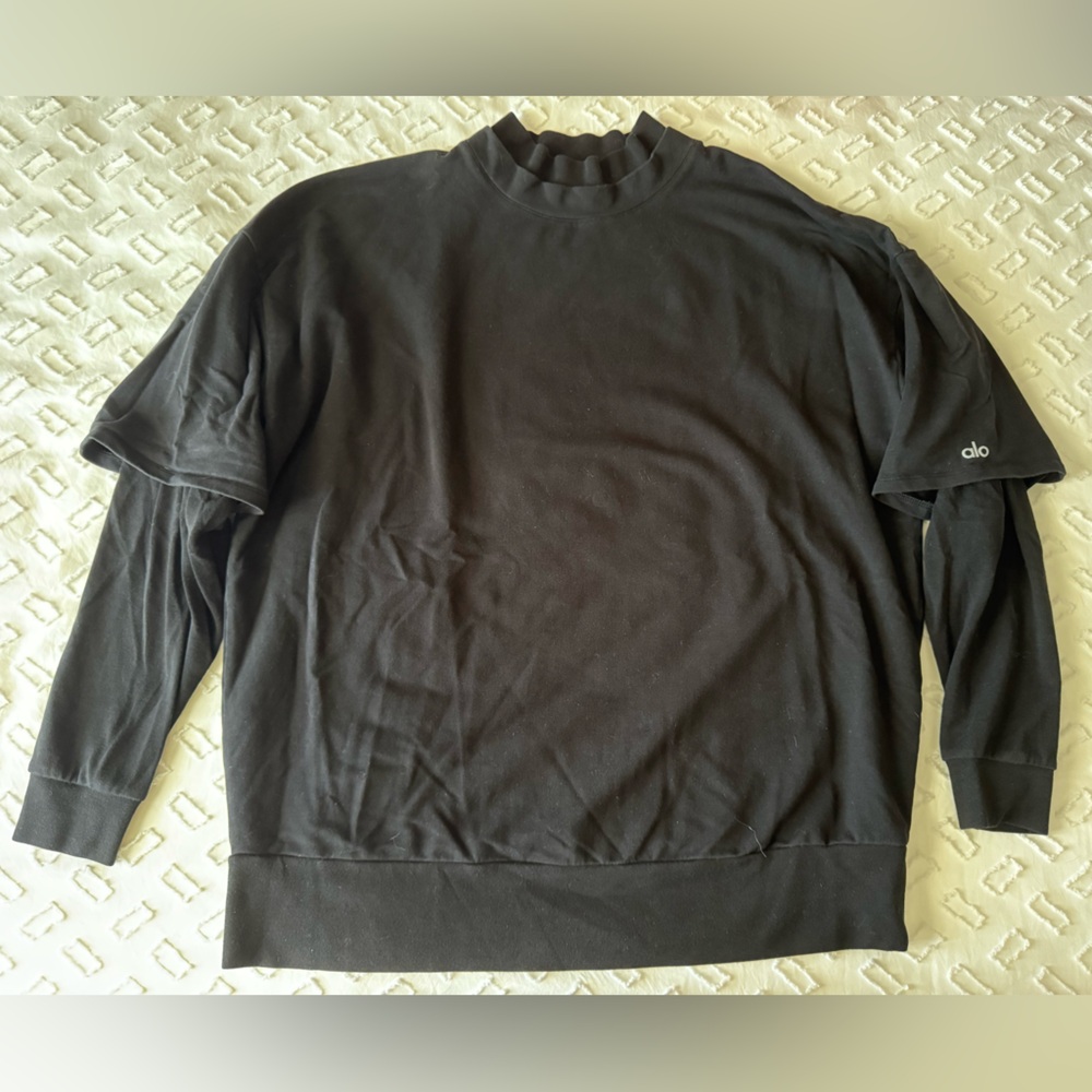 ALO Yoga Black Long Sleeve Tee